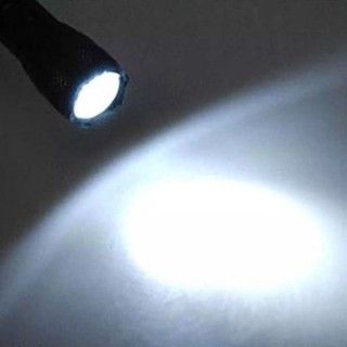 Đèn pin led 7 bóng có tia laze đỏ