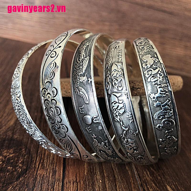 Vòng Tay Hở Khắc Họa Tiết Phong Cách Cổ Điển