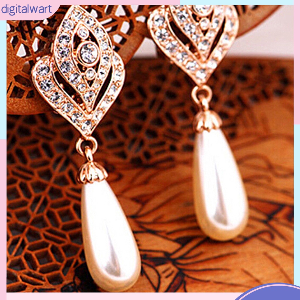 Khuyên tai nữ trang đính ngọc trai thiết kế thanh lịch