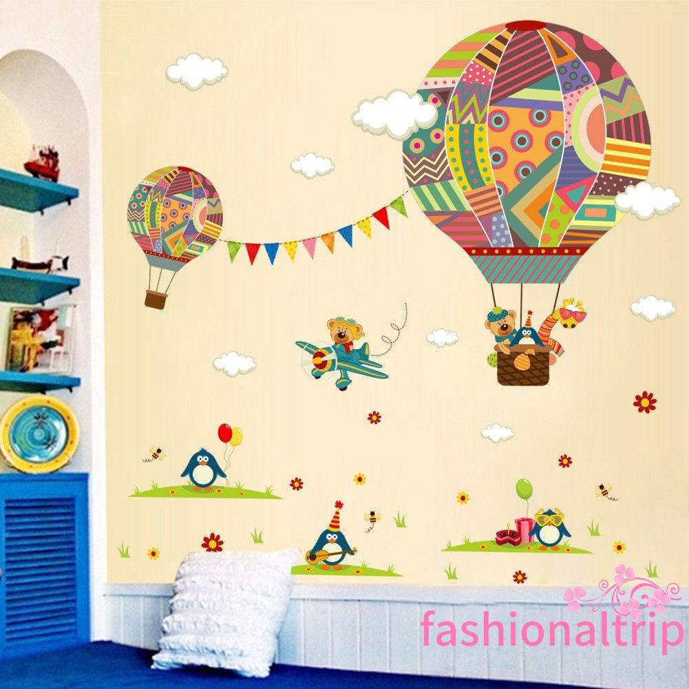 Decal dán tường họa tiết hoạt hình đáng yêu cho bé