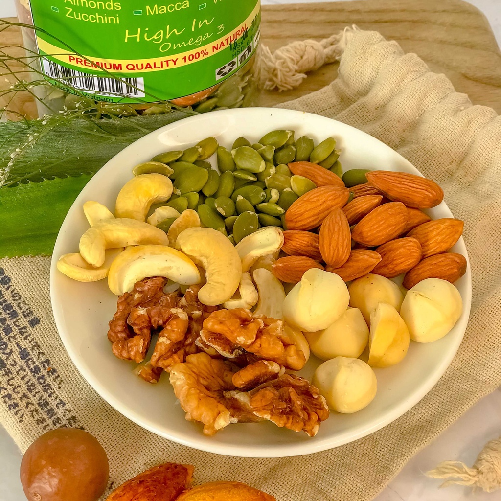 Hạt Mix/ Mix Nhiều Loại Hạt Và Trái Cây Sấy/ Mix Nuts/ Hạt dinh dưỡng tổng hợp (Ăn Vặt/ Ăn Kiêng) (Đã Tách Vỏ) 500Gr