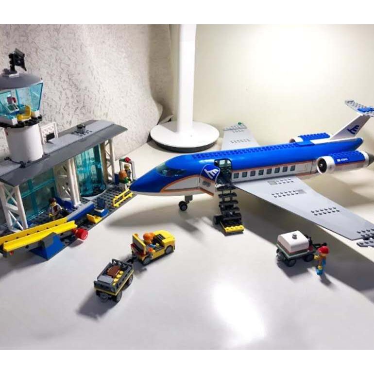 Mẫu Lắp ghép Mô hình sân bay và máy bay chở khách cities 82031