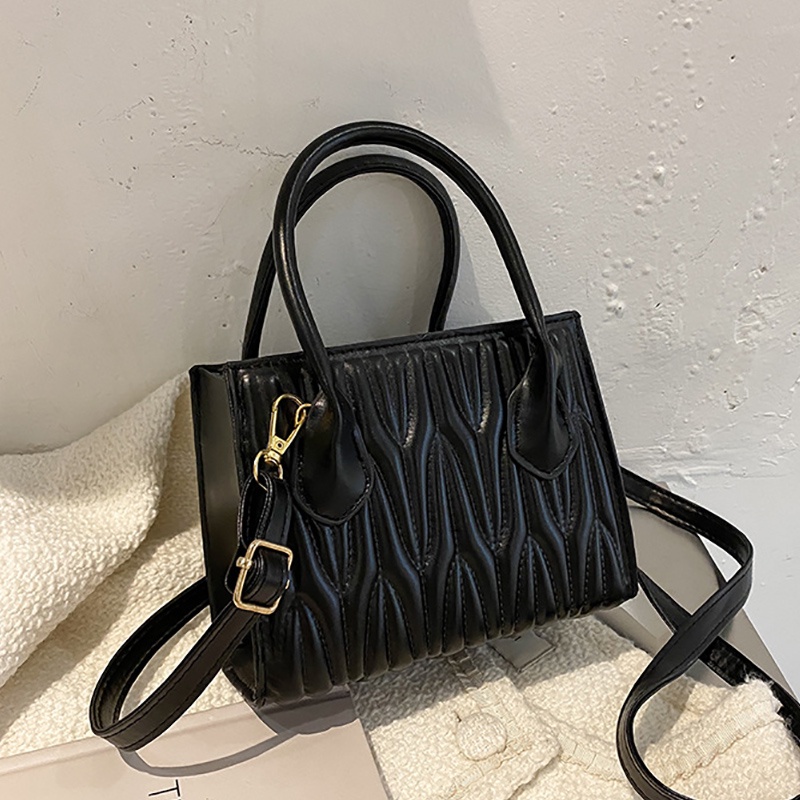 Túi Đeo Chéo Vai Kiểu Phương Tây Thêu Nổi Bằng Tay Cá Tính