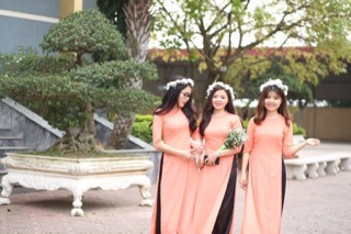 Áo dài nữ sinh viên 4 tà