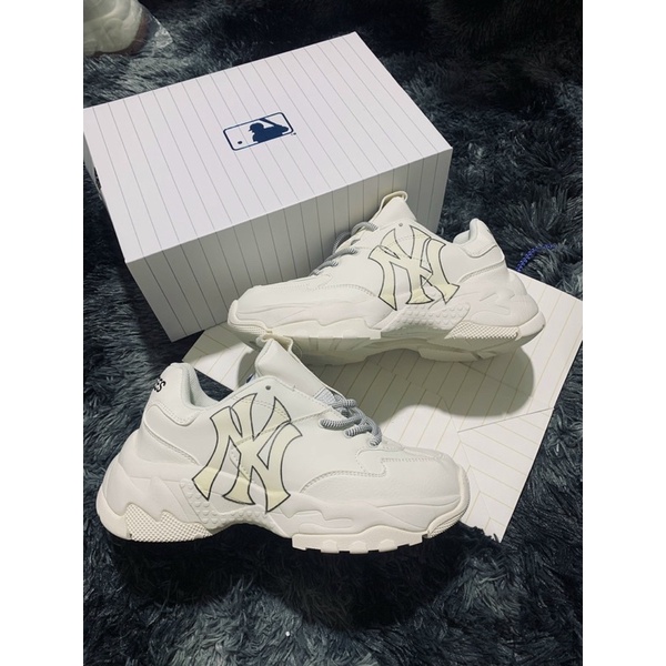 Giày thể thao sneaker nam nữ hàng chuẩn có video thật | BigBuy360 - bigbuy360.vn