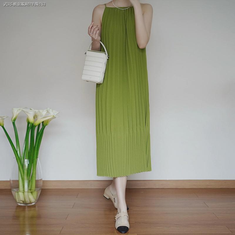 Đầm Dài Hai Dây Xếp Ly Màu Xanh Matcha Phong Cách Pháp Sang Trọng Ngọt Ngào Dành Cho Bà Lão