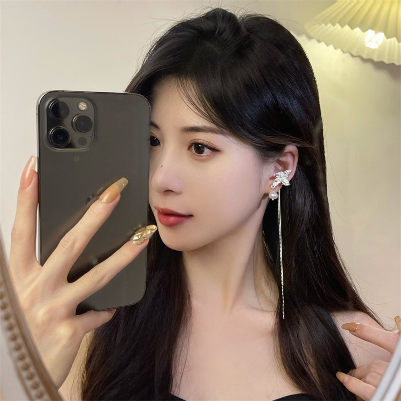 Khuyên tai kẹp vành một bên không bấm lỗ K102 bằng hợp kim mạ bạc hình bông hoa đính hạt trai dáng dài Leous Accessories