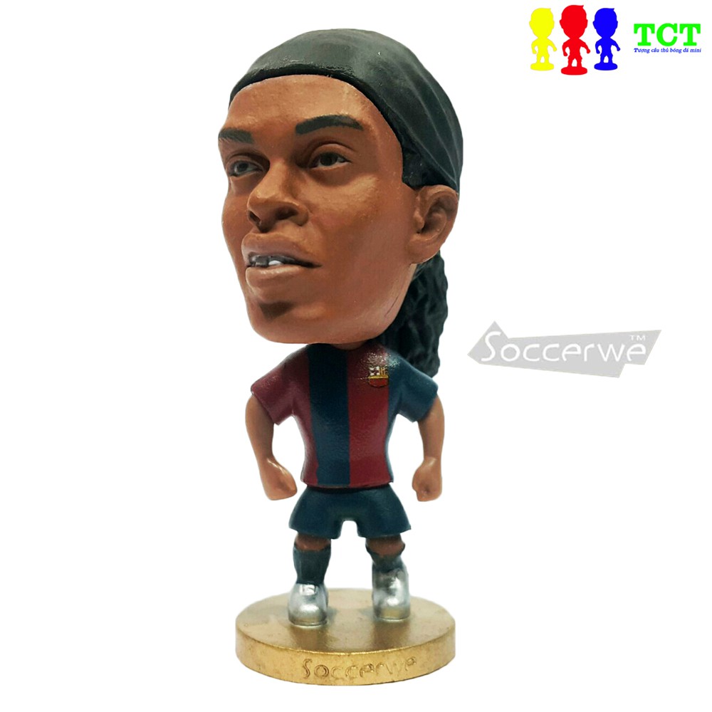 Tượng cầu thủ bóng đá Ronaldinho