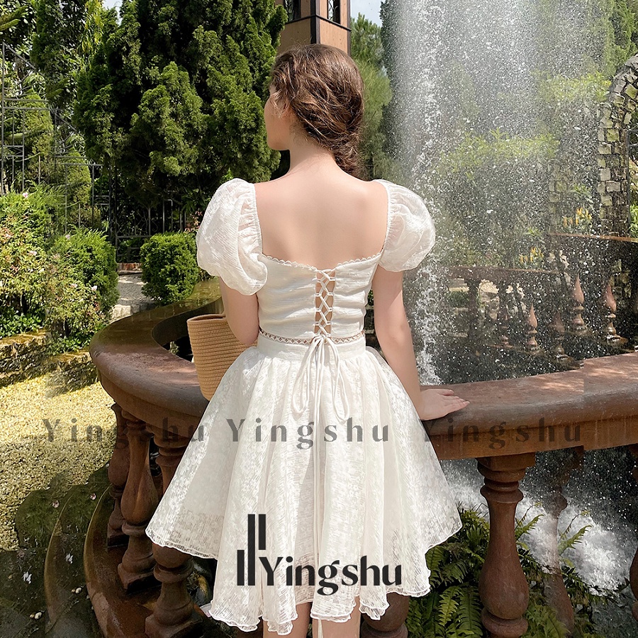 Set áo croptop và chân váy ngắn dáng xòe