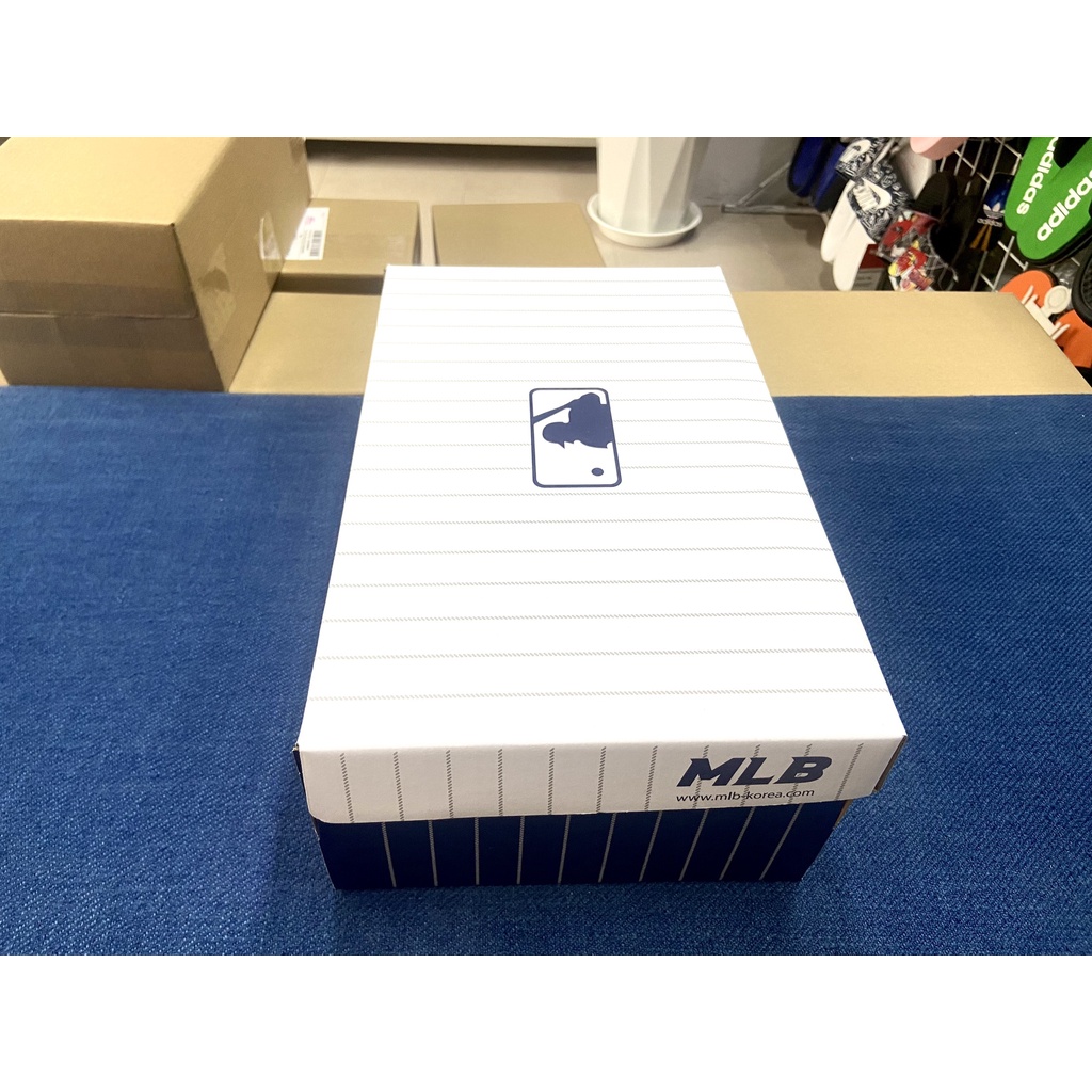 Hộp giày MLB cỡ nhỏ size 31x19x11 sỉ và lẻ