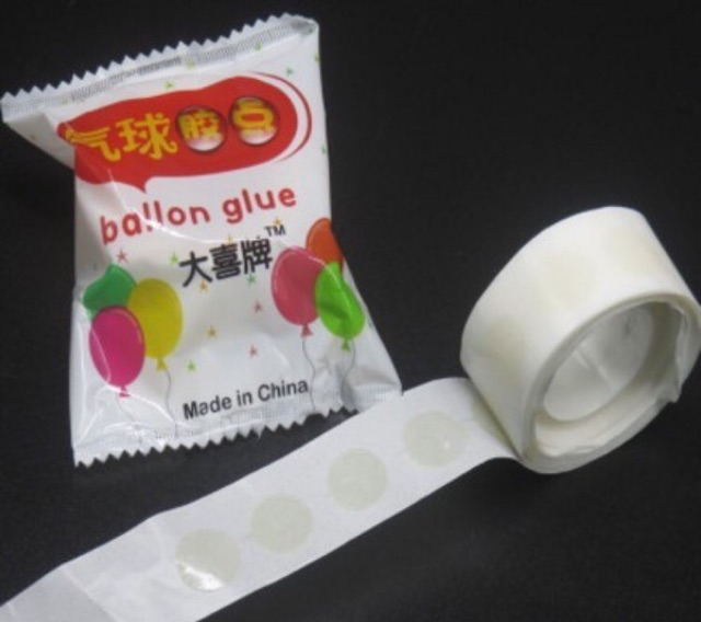 Các loại halfpan, pan, thỏi nhựa rỗng đựng màu, miếng dán thỏi màu.