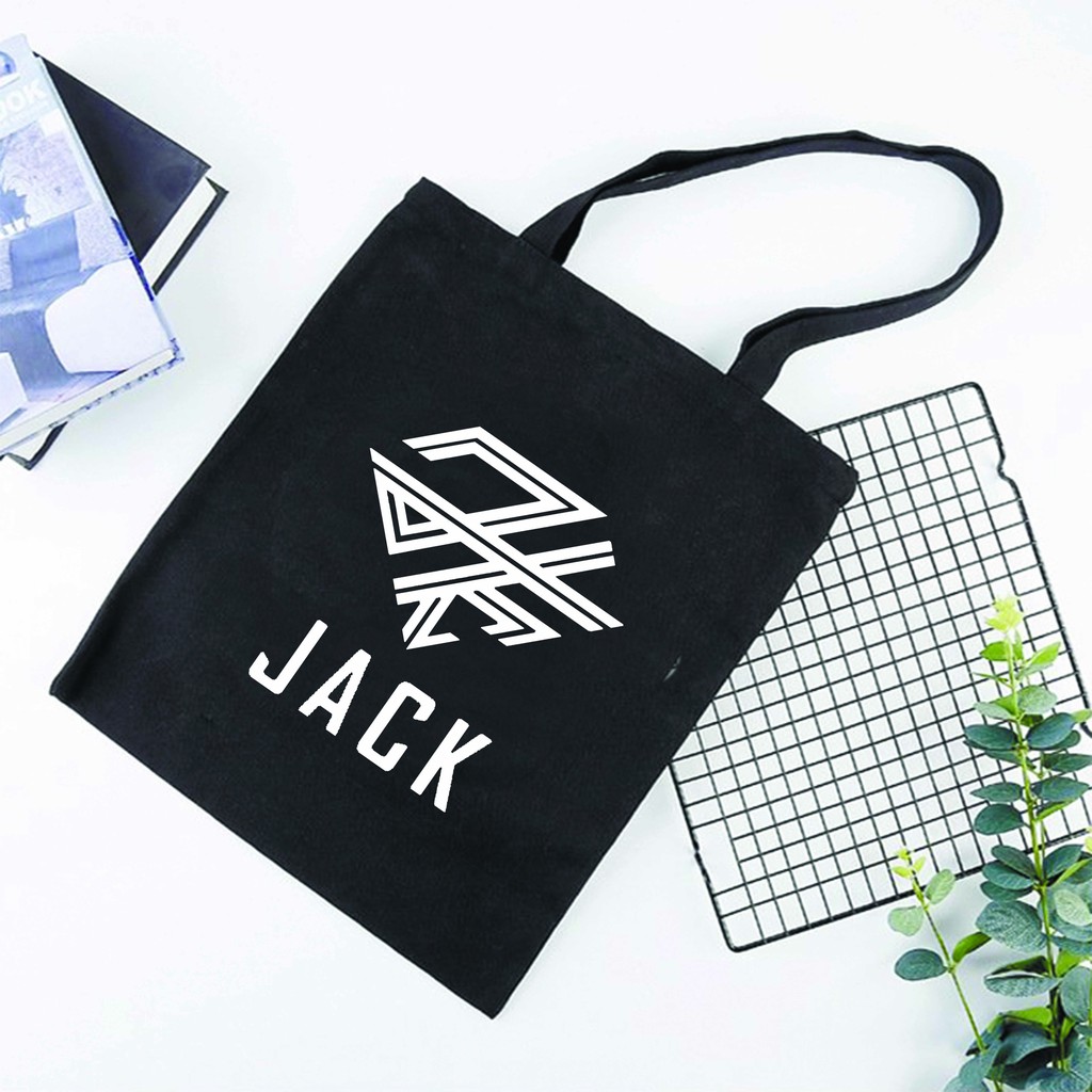 Túi tote vải đeo vai đen trắng in logo Jack J97