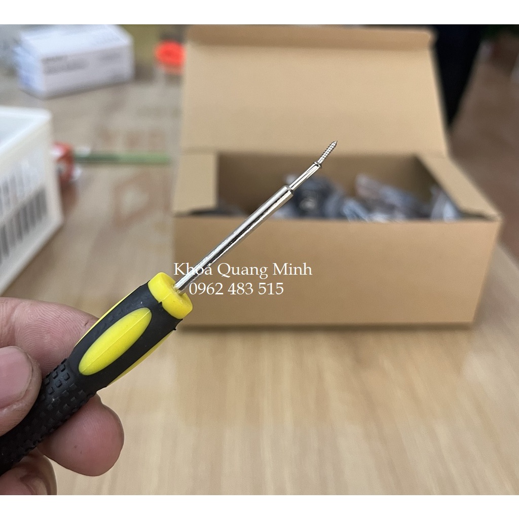 Tua vít vặn ốc điều khiển cửa cuốn