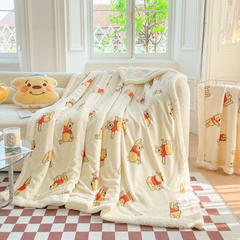 Chăn Lông Cừu Dày Dặn Đa Chức Năng Họa Tiết Gấu Dâu Tây Disney Dễ Thương