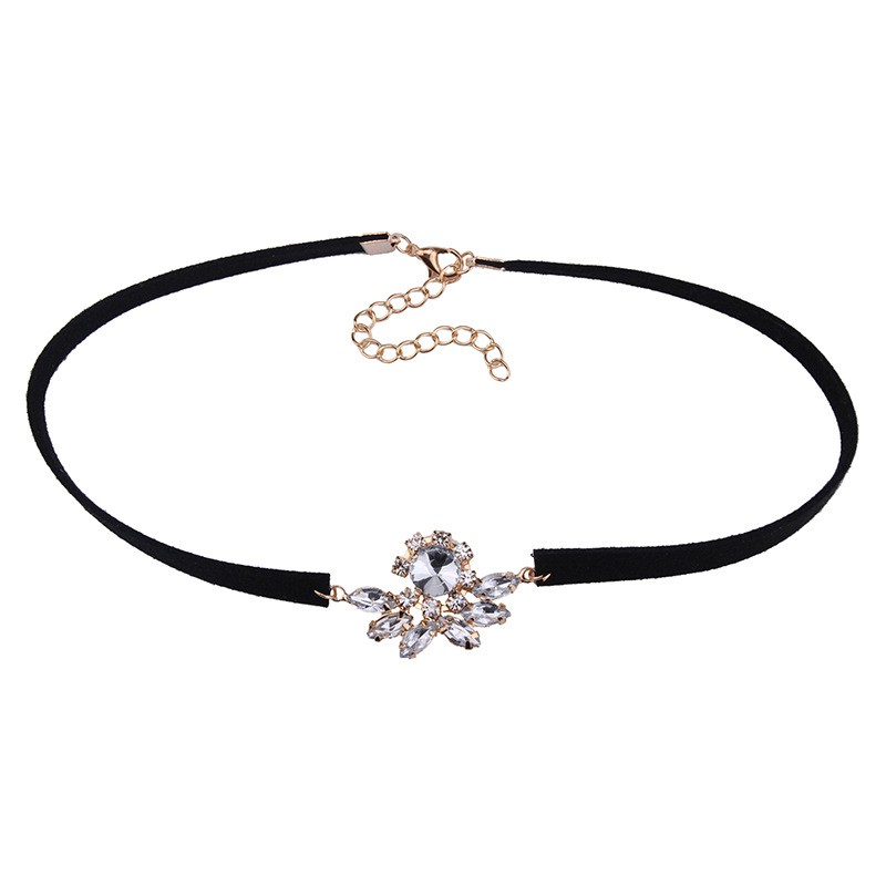 Choker dây đen mặt hoa đá - D370