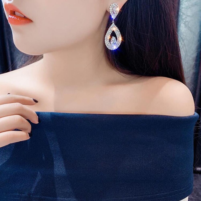 Bông tai dạng giọt nước thời trang