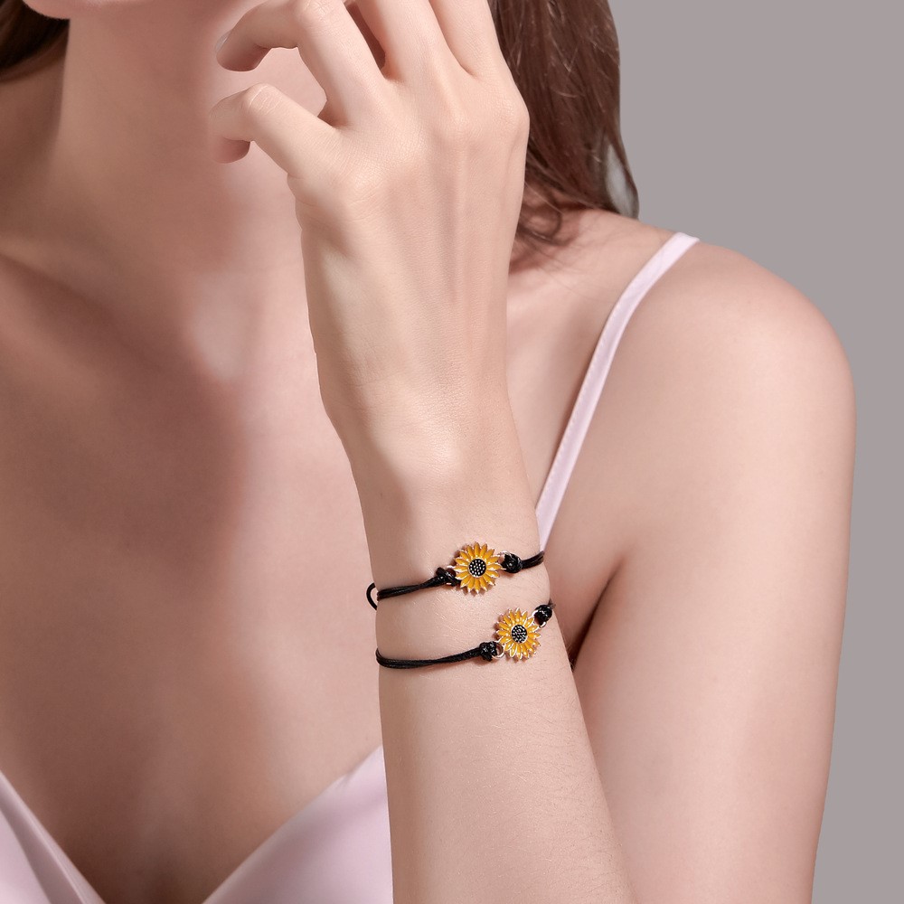 Chrysanthemum Pendant Bracelet