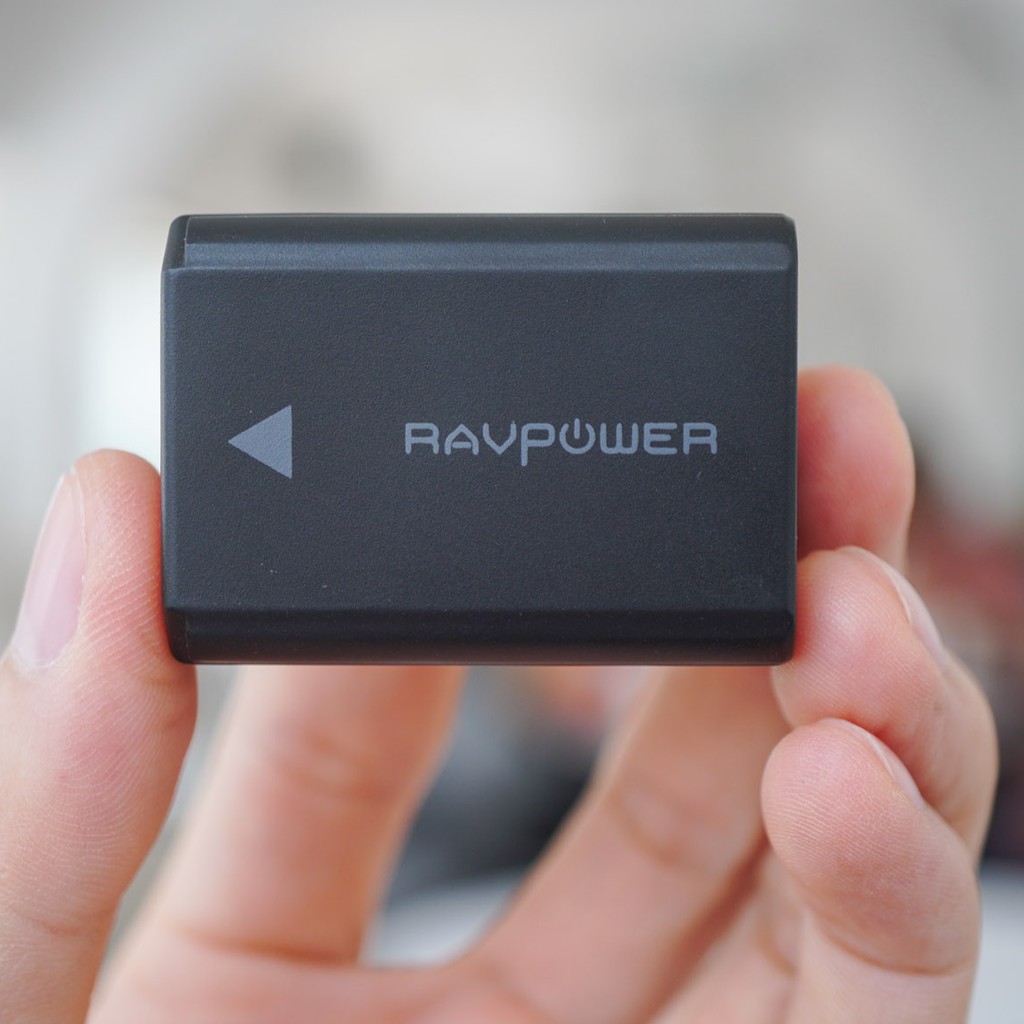 PIN FW50 RAVPOWER CHO MÁY ẢNH SONY ( BẢN MỚI NHẤT)