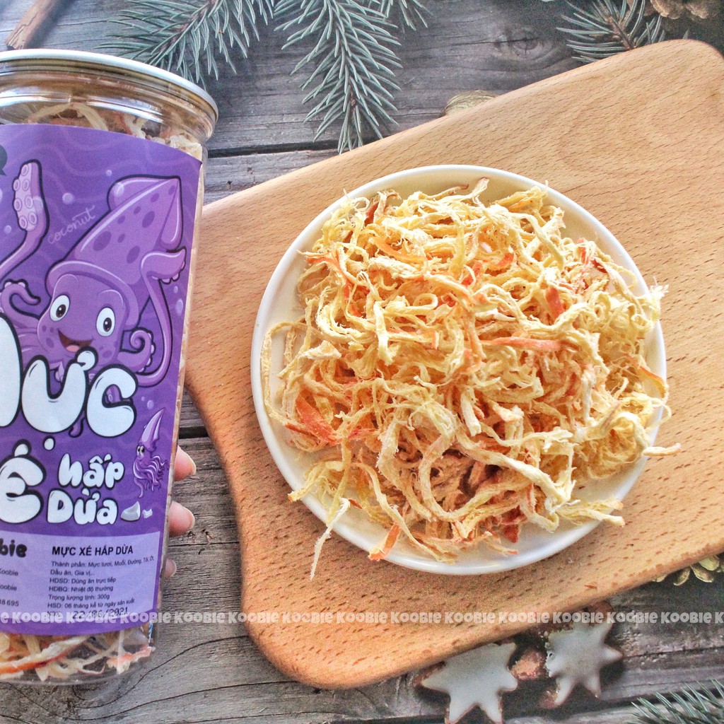 Khô mực xé sợi hấp dừa Koobie 300g, đồ ăn vặt ngon an toàn vệ sinh, giao hàng hỏa tốc | BigBuy360 - bigbuy360.vn