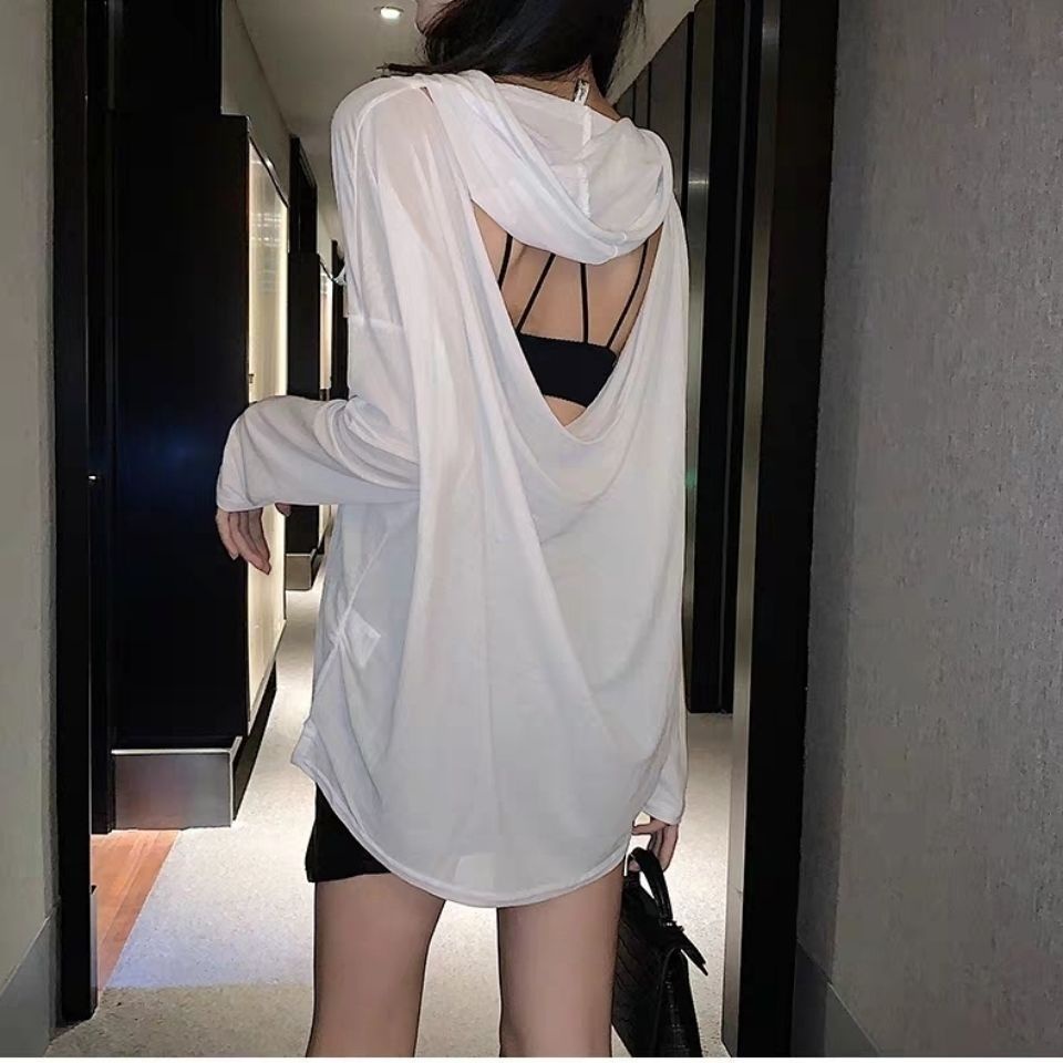 Áo thun tay dài có nón hở lưng quyến rũ cho nữ