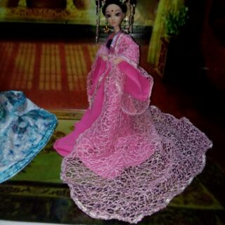 Búp bê cổ trang
