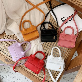 Túi đeo chéo JACQUEMUS kiểu dáng mini độc đáo