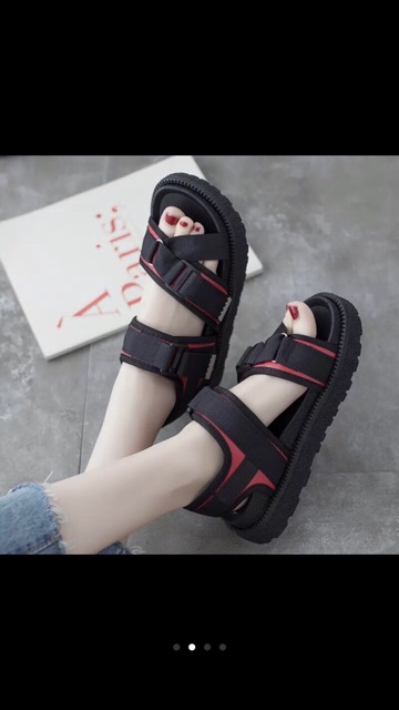 Giày sandal nữ quai chéo cá tính