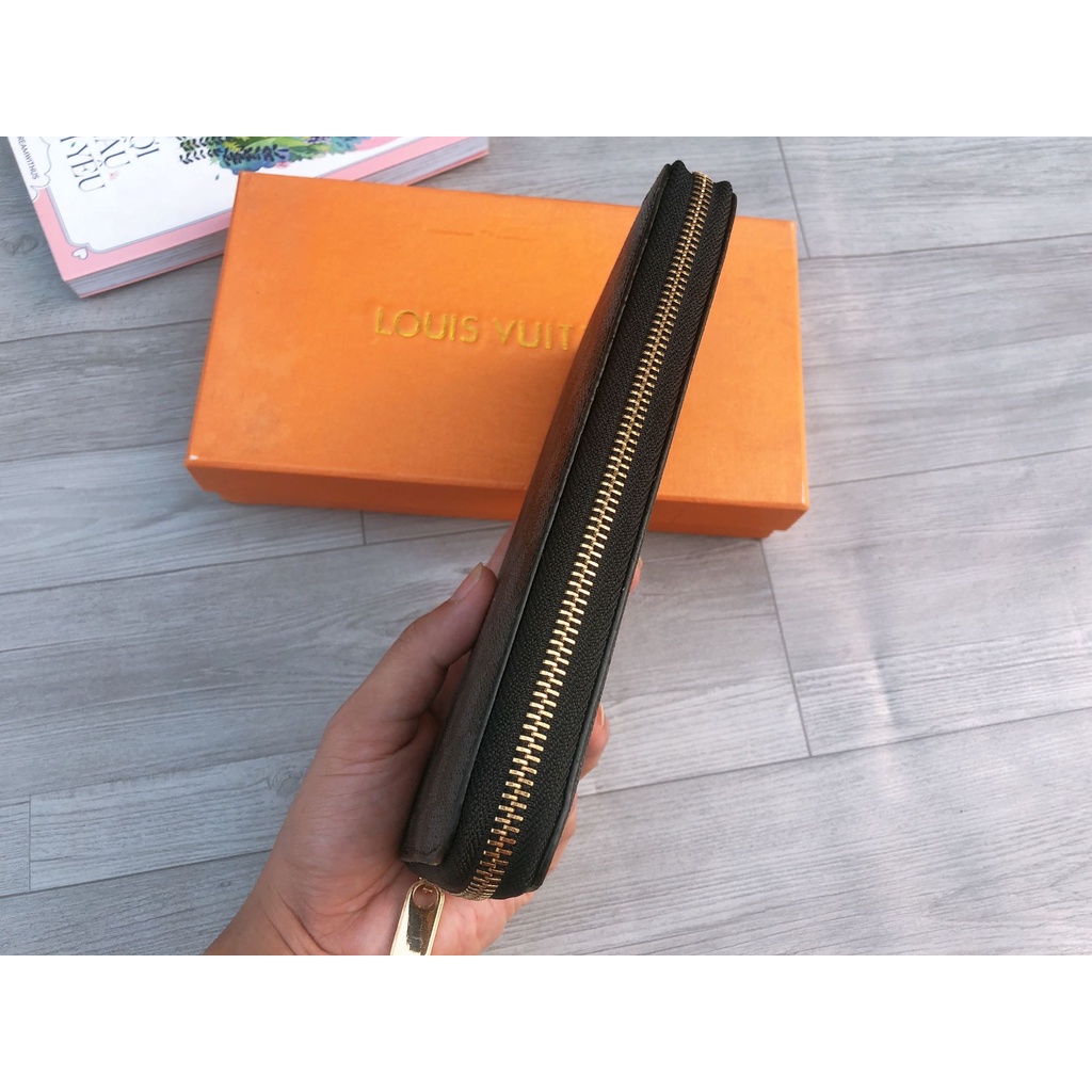 Ví Da Xịn Cầm Tay Phối Kẻ Caro Đen Hàng Quảng Châu Full Hộp
