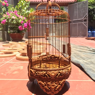 Lồng khuyên đục rồng nổi