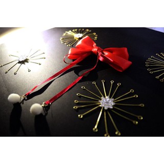 [Mã HYLY10 giảm 10K đơn 20k] Kẹp tóc phối nơ 4 cánh lụa đỏ kèm bombom handmade
