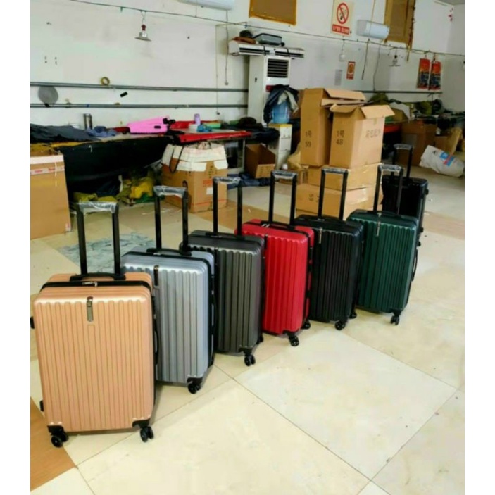 Vali kéo du lịch nhựa dẻo chống va đập, trầy xước, không bọc góc