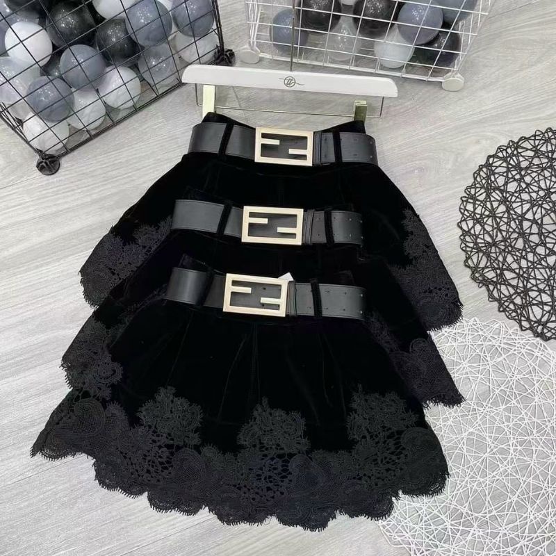 Chân váy nhung pha ren có quần trong kèm bet