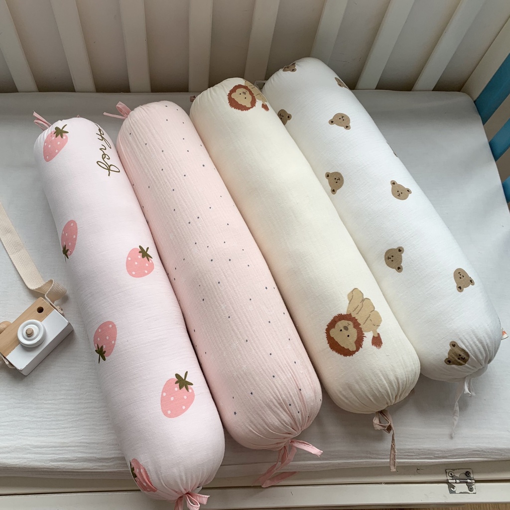 Gối ôm xô muslin lõi bông gòn nhập khẩu CHIPMUNK cho bé 3-36 tháng dài 55cm