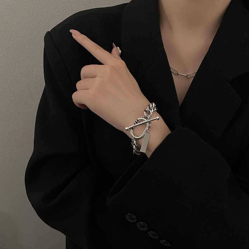 Vòng tay kiểu xích dày dặn thời trang độc đáo