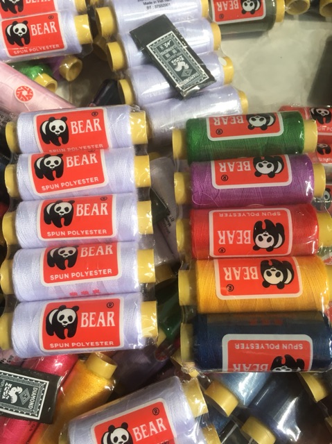 5 cuộn chỉ + 1 vĩ kim