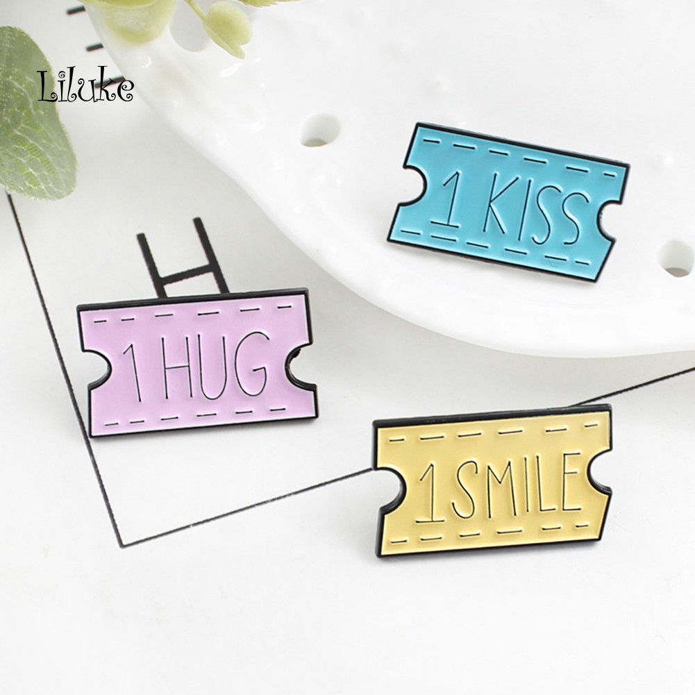 Ghim cài cổ áo thiết kế hình vé xem phim chữ SMILE HUG KISS dành cho nữ