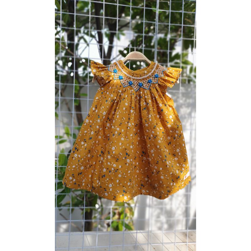 Váy smock hoa vàng mơ