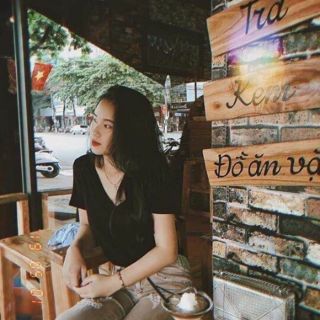 Áo phông nữ cổ V