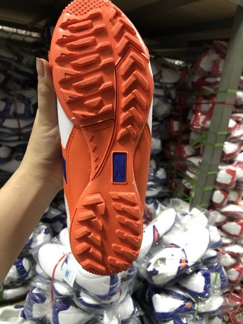 Giày đá bóng Thăng Long