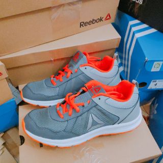 Auth sẵn giày reebok săn sale size 36