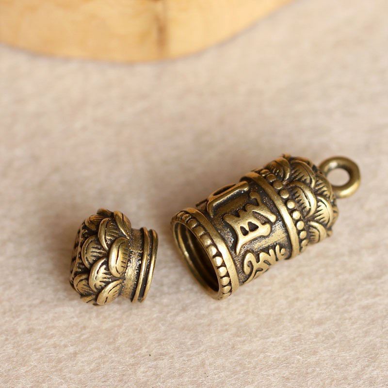 MÓC KHOÁ KINH LUÂN KHẮC LỤC TỰ OM MANI PADME HUM KÈM CHÚ VĂN TÂY TẠNG bằng đồng