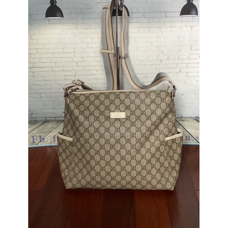 Đeo chéo Gucci