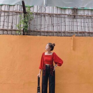 Áo crop rút dây 2 bên ( còn vàng)