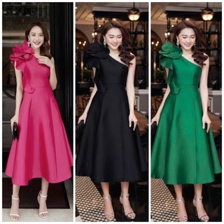 ĐẦM THIẾT KẾ XÒE CỔ XÉO VAI ĐÍNH HOA