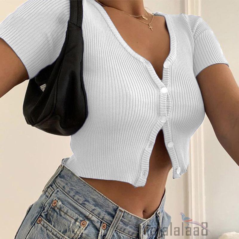 Áo croptop tay ngắn cổ chữ v phối nút thiết kế ôm sát tôn dáng