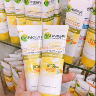 SỮA RỬA MẶT GARNIER LIGHT COMPLETE WHITE SPEED