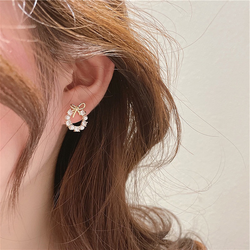 Khuyên tai nơ đính ngọc trai phong cách Hàn quốc