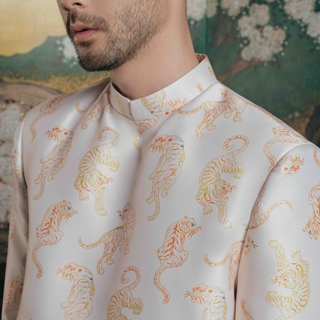Áo dài Tết 2022 UNCLÉ Beige Tigre