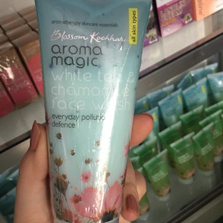 Sữa rửa mặt Trà Trắng Aroma Magic