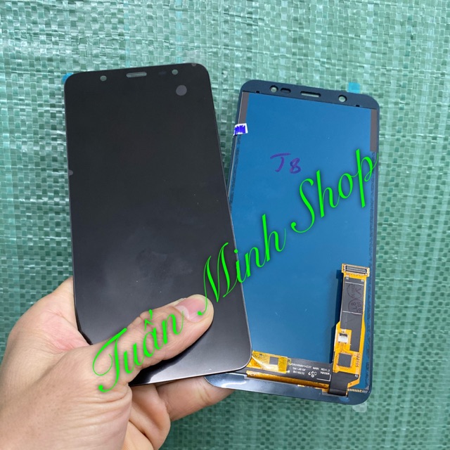 Màn hình Galaxy J8